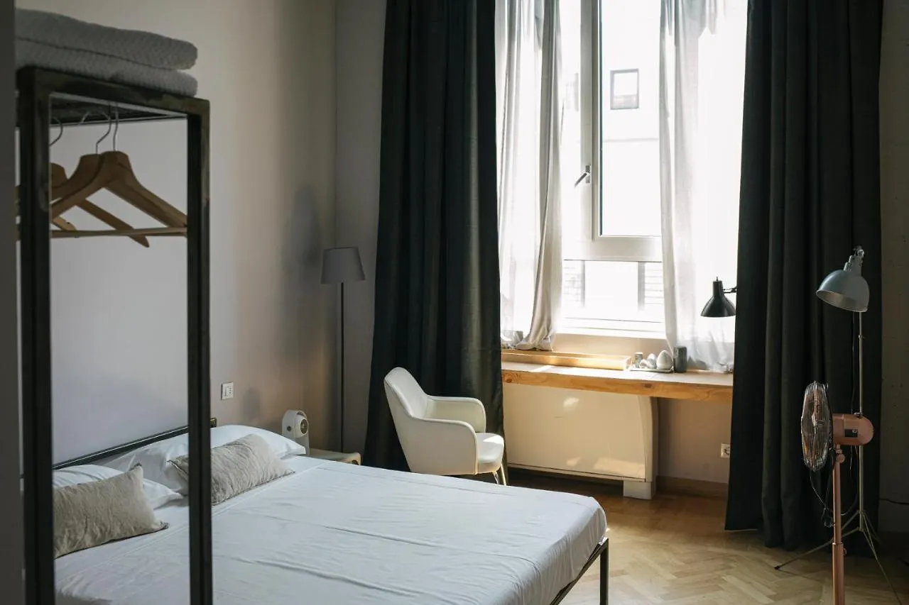 Hostel Casabase Pansiyon Milano